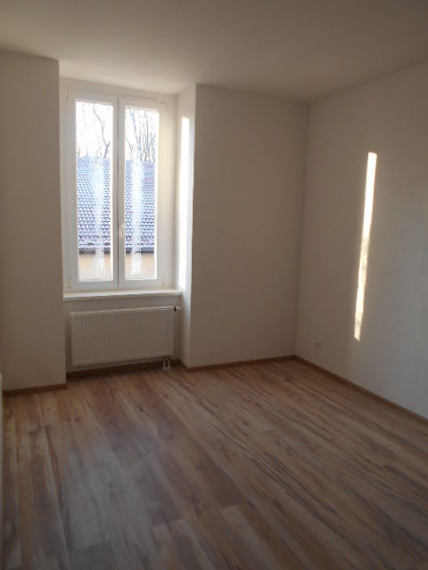 Zimmer -- Neu sanierte 3 - Raum Whg. in Radeberg - 1. Monat ist kaltmietfrei