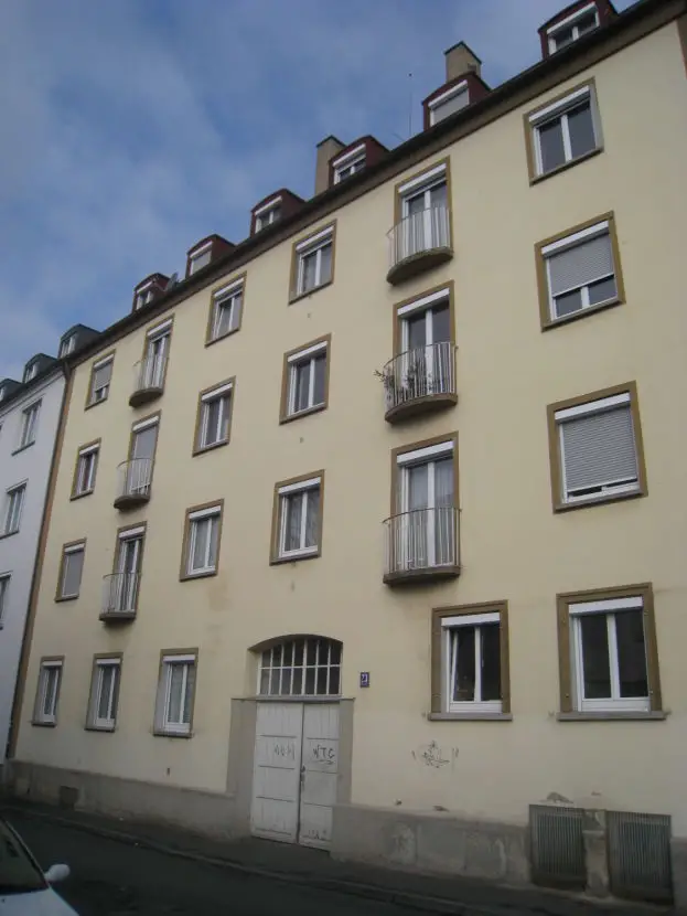 Hausansicht -- Gemütliche 2- Zimmerwohnung in der Würzburger Altstadt