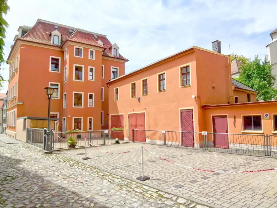 01-Außenansicht -- 1-Raum-Single-Wohnung mit Einbauküche u. Stellplatz in Bautzen