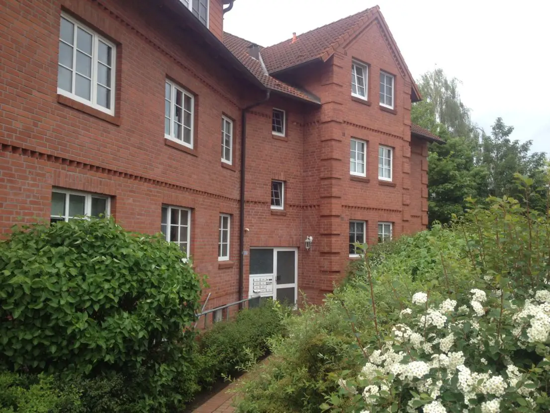 Hausansicht -- Schicke 4 Zimmer Wohnung im Erdgeschoss in Lütjenburg zu vermieten