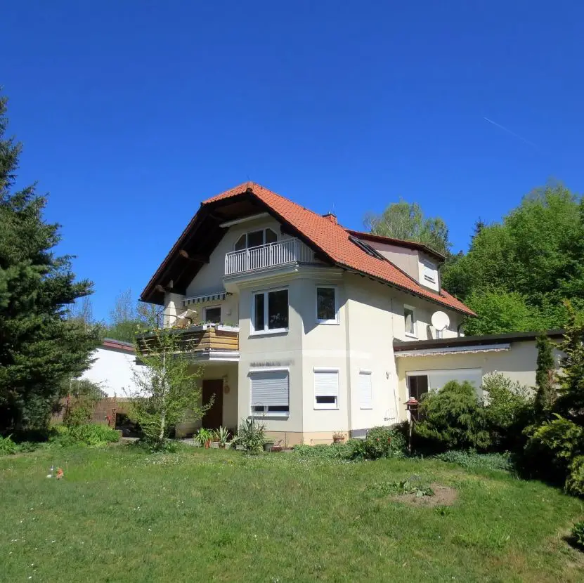 Erster Eindruck -- Sofort beziehbares 3-Familienhaus mit 2 freien Wohnungen direkt am Wald in Dresden-Pappritz
