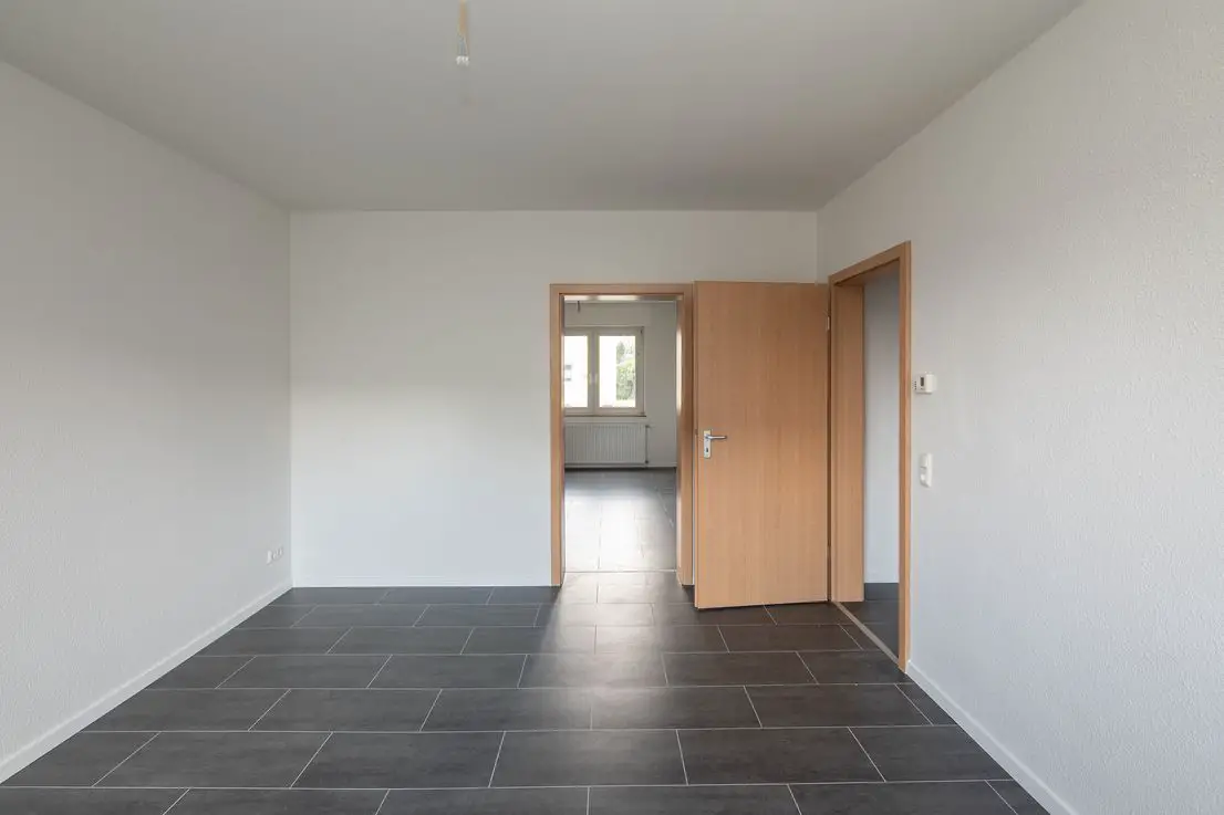 Wohnzimmer -- Schöne, neuwertige 3 Zimmer Erdgeschosswohnung in Duisburg, Wanheimerort