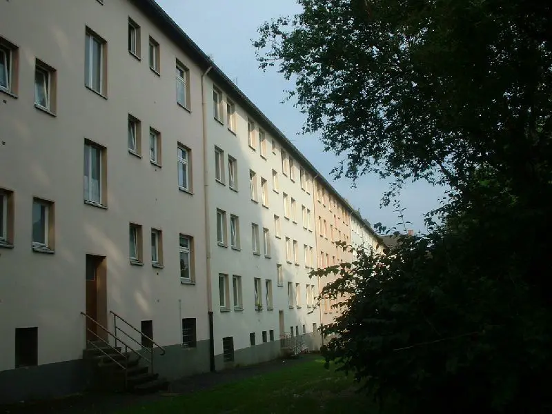 Wohnung Rückansicht -- Kleines Appartement in Holsterhausen Grenze Frohnhausen