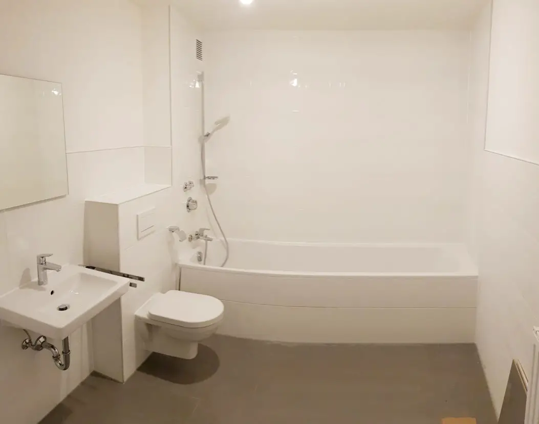 Badezimmer -- Schöne, helle 3 Zimmer Wohnung - Neuvermietung nach Sanierung