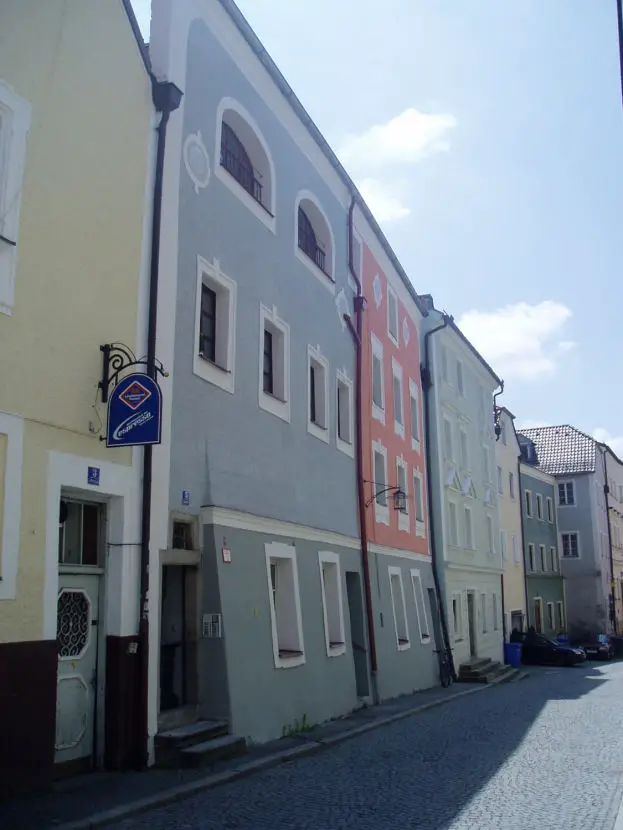 Bild 001 -- Altbauflair ! 1-Zimmer-Appartement in der Passauer Innstadt