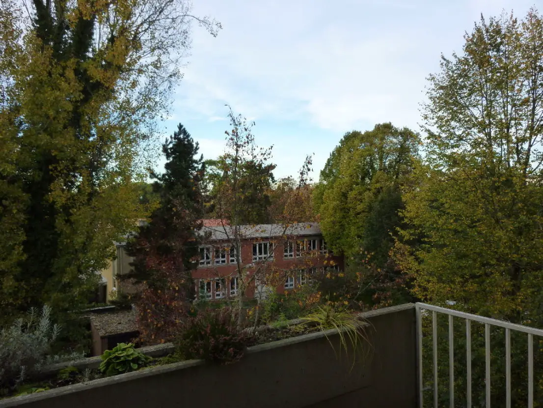Blick vom Balkon -- *Am grünen Stadtgraben* 2- Zimmer- Wohnung mit Balkon