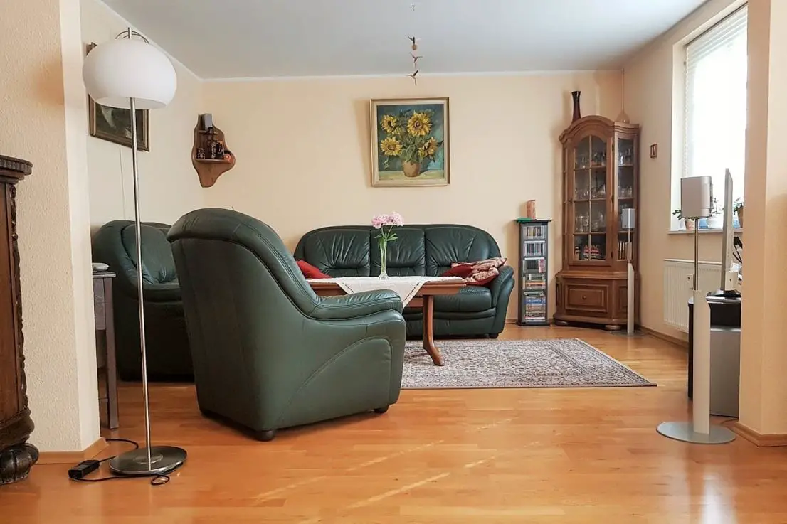 Wohnzimmer -- Verkaufe schicke Maisonettewohnung in Dresden-Strehlen