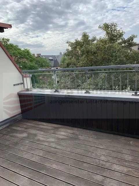 Dachterasse -- +++Sonnige 2 RWE mit Balkon im Dachgeschoß+++