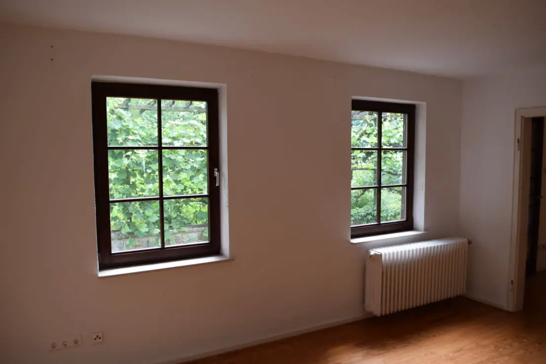 Wohnzimmer -- Schönes, geräumiges Einfamilienhaus mit 8 Zimmern in Callbach (Kreis Bad Kreuznach)