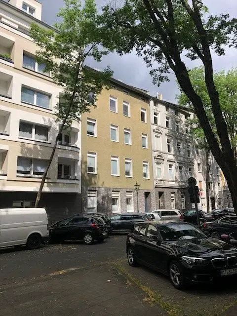 Ansicht des Hauses -- D - Bilk sanierte und sonnige 4 Zimmer Wohnung in ruhiger Seitenstraße