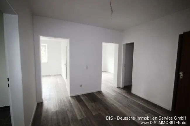Bsp. Diele (Bild2v2) -- TOP- 3 Zimmer Wohnung -für SIE - in Sanierung !