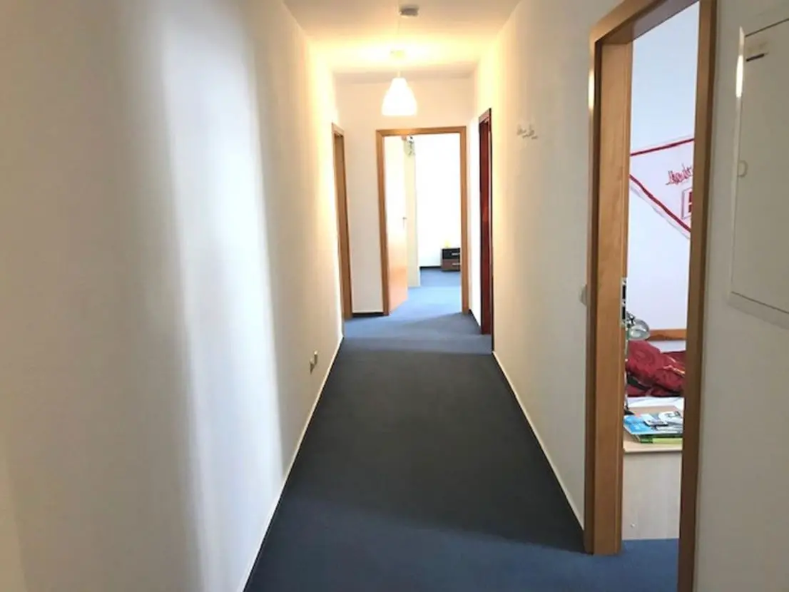 Diele -- Kapitalanlage: Vermietete 3-Zimmer-Eigentumswohnung in Gechingen