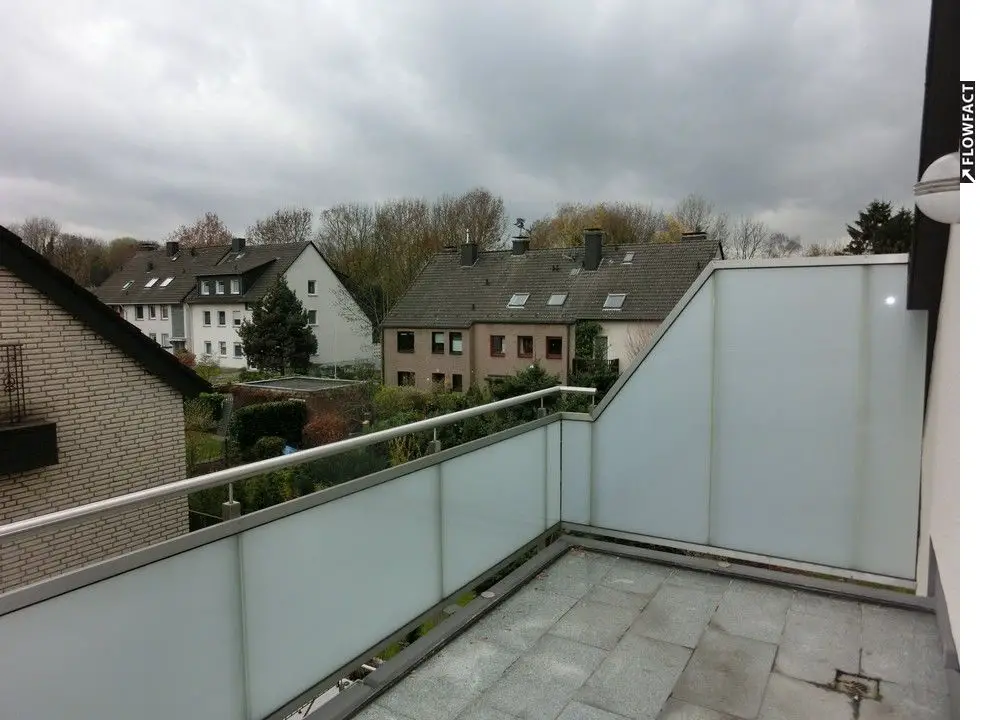 Balkon -- 2 Zimmer Maisonettewohnung mit Balkon und EBK in Essen-Borbeck
