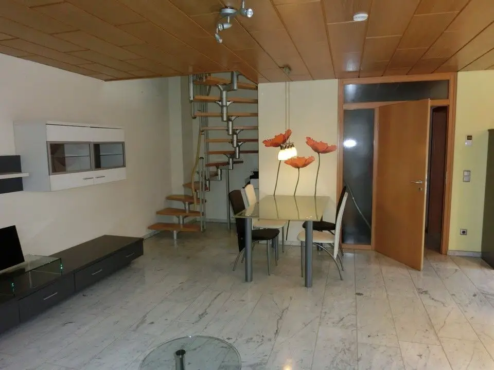 Wohn-/Esszimmer -- 2 Zimmer Maisonettewohnung mit Balkon und EBK in Essen-Borbeck