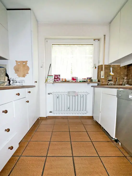 Küche -- Wohnen mit Weitblick: Doppelhaushälfte in exponierter Lage in Stuttgart-Dachswald