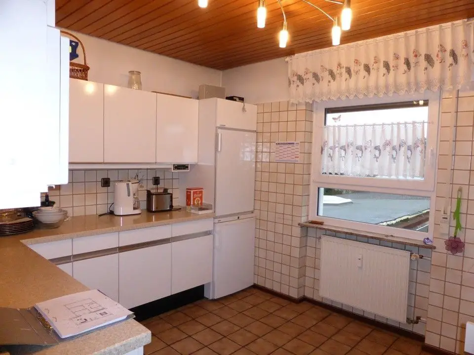 Küche -- Gepflegte 3 Zimmer-Wohnung mit Einbauküche