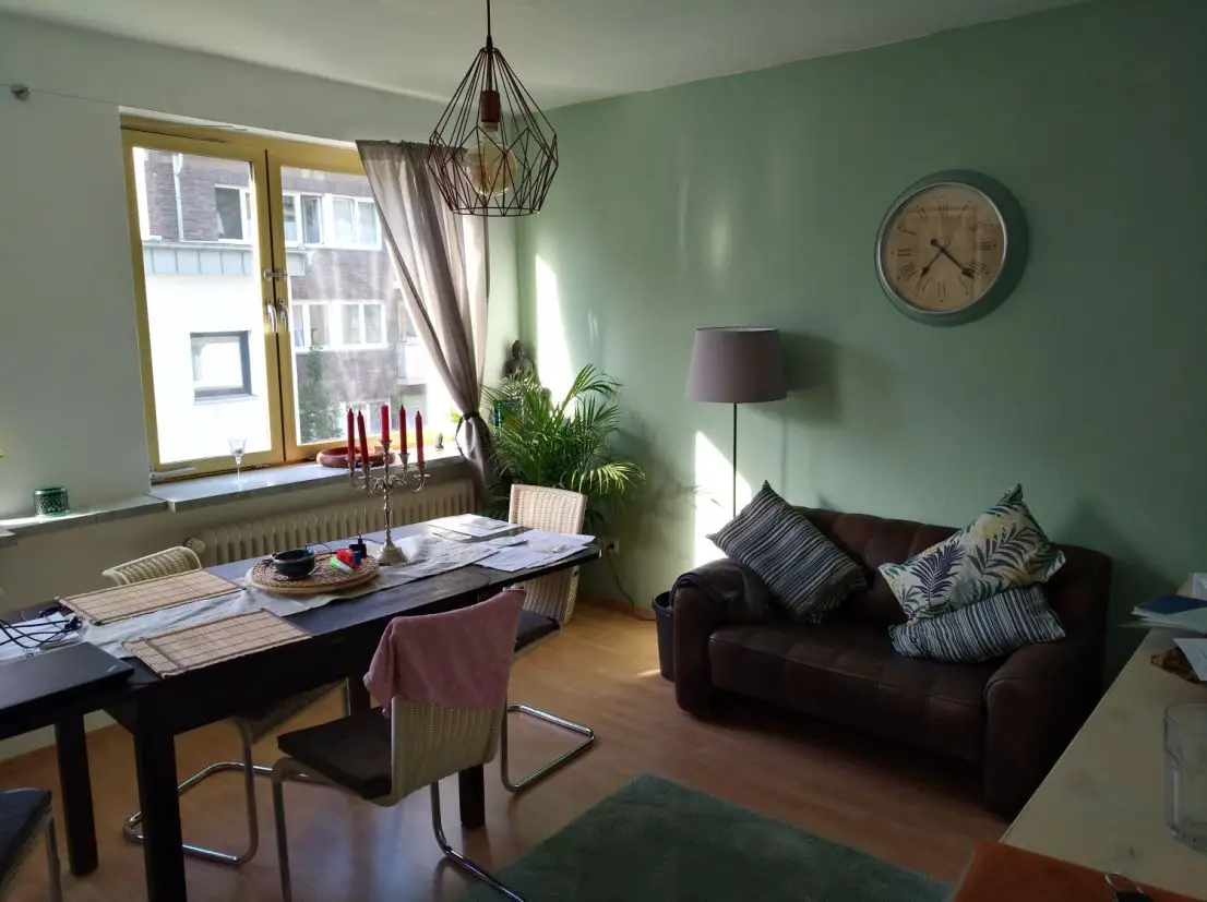 Wohnzimmer -- Wohnung in Köln Bickendorf - Zeitmietvertrag für 2 Jahre, WG geeignet