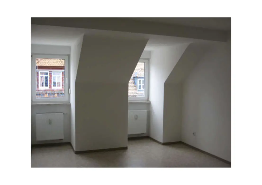 Zimmer mit 2 Fenstern -- 1-Zimmer-Studentenapartment mit EBK in Nürnberg Rosenau
