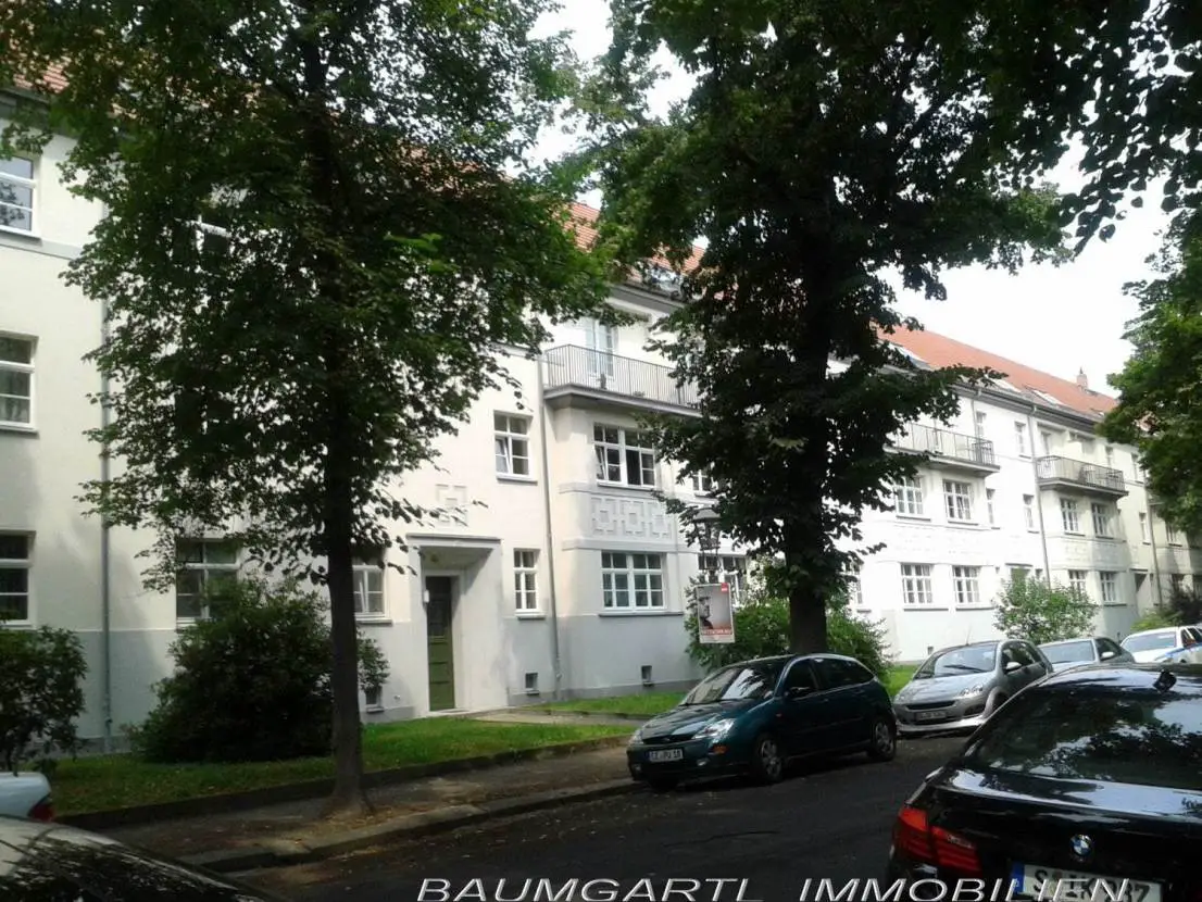 Wohnanlage in Dresden -- Dresden-Tolkewitz in ruhiger Lage eine schöne 2,5 Zimmerwohnung mit Balkon im Erdgeschoss