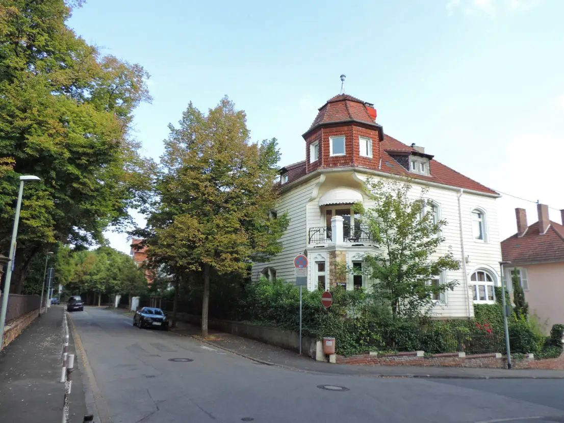 Außen Hofgartenstraße -- Stadtvilla im historischen Hofgartenviertel