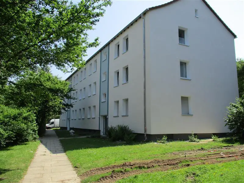 200 AUSSENANSICHTEN -- Modernisierung in 2016! Kleine Wohnung TOP saniert