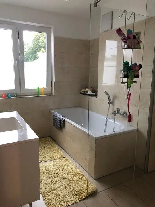 Badezimmer -- Neuwertige Doppelhaushälfte in bevorzugter Wohnlage von Bergisch Gladbach-Herkenrath