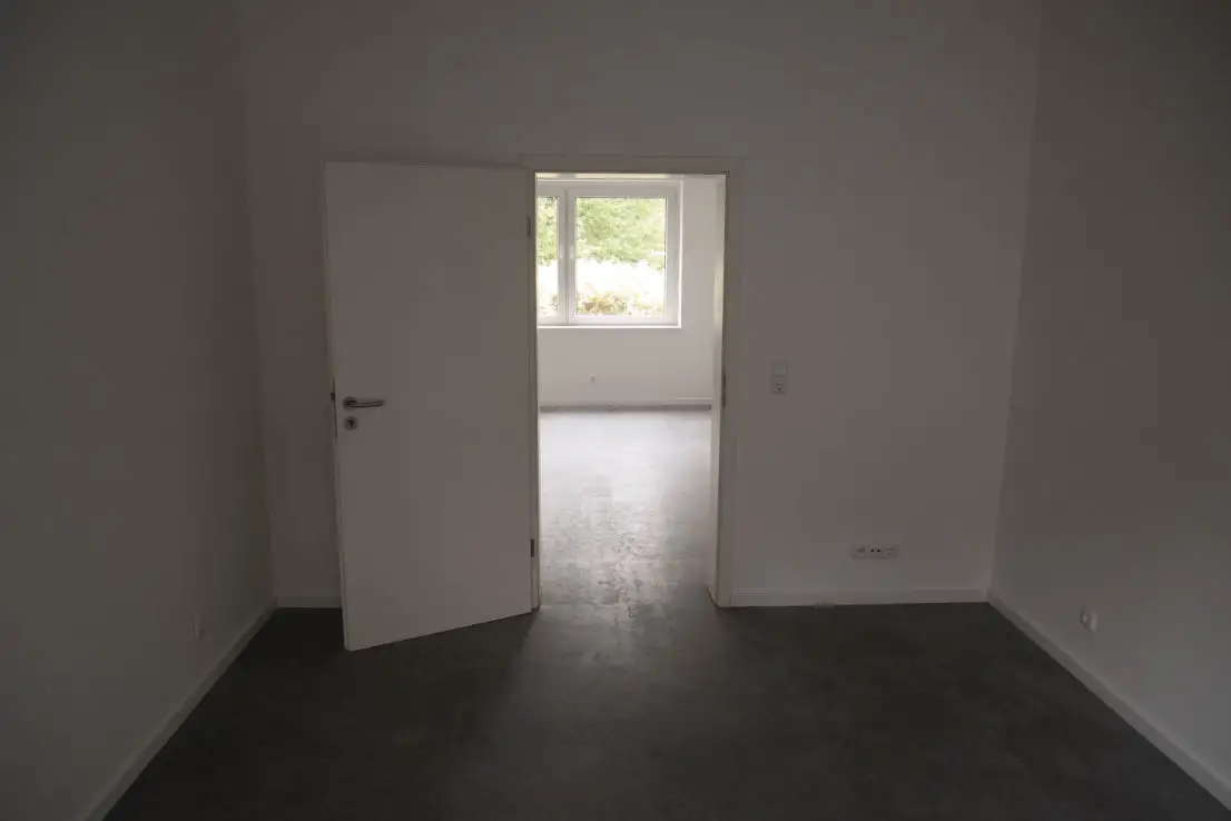 Zimmer -- Erstbezug nach Sanierung: 2-Zimmer-Wohnung mit Einbauküche in Bochum