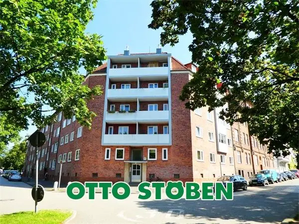 Haus Vorderseite -- Kiel nähe Blücherplatz: Bezugsfreie 3-Zimmer-Eigentumswohnung in beliebter Lage OTTO STÖBEN
