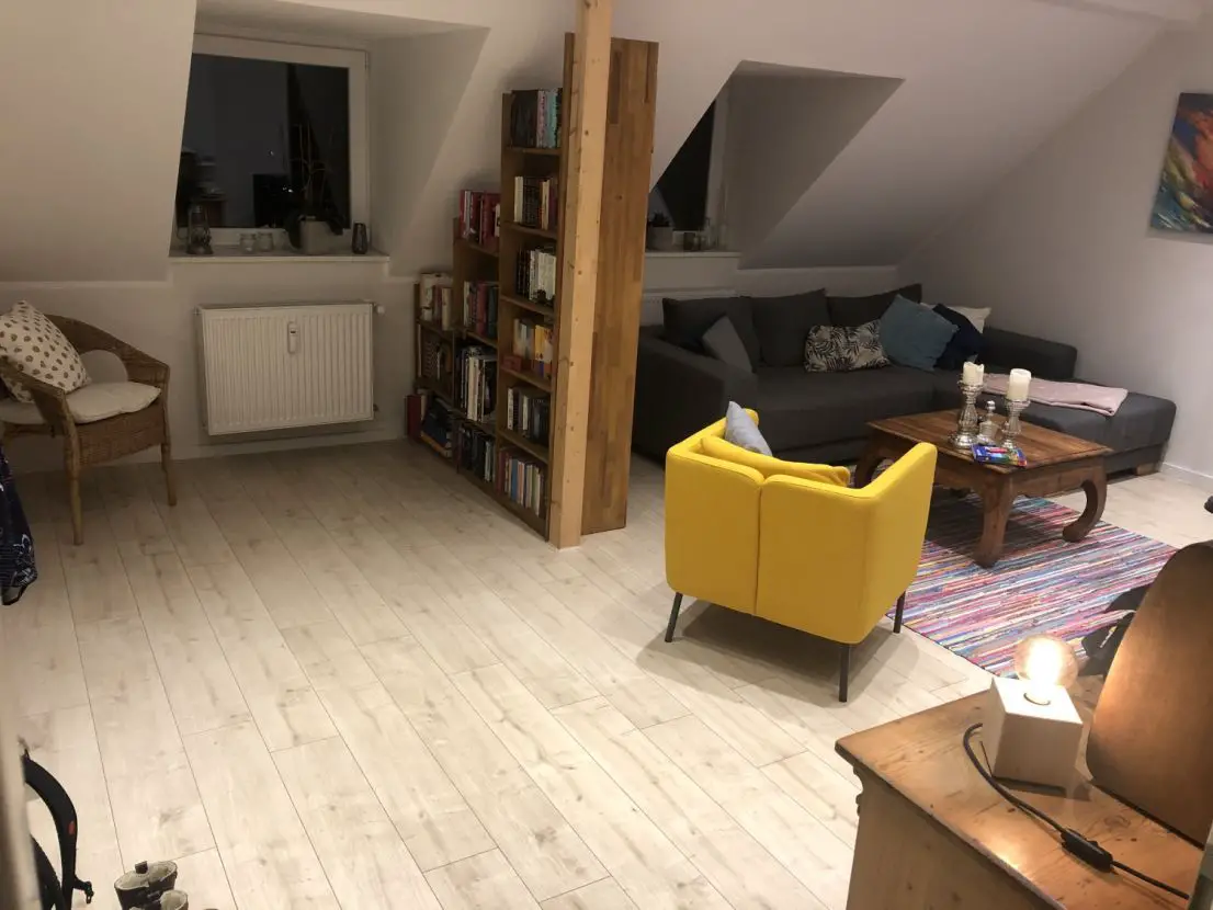 Wohnzimmer -- Schöne renovierte 2-Zimmer Wohnung in Hürth-Efferen