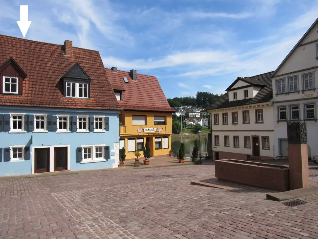 1 Historischer Marktplatz -- Ein Haus für Sie alleine! Historisch mit Flußblick...