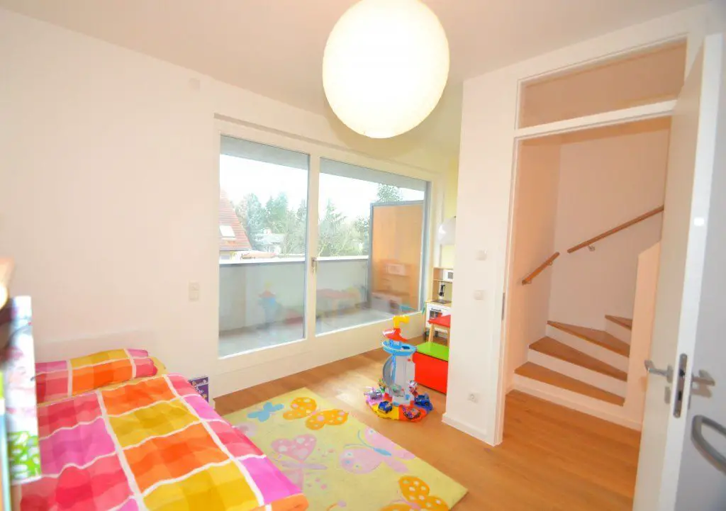 1. Kinderzimmer -- Ihr neues Zuhause 2020?! Modernes Townhouse mit 4 Zimmern, offener EBK, Balkon, Gäste-Bad und Garte