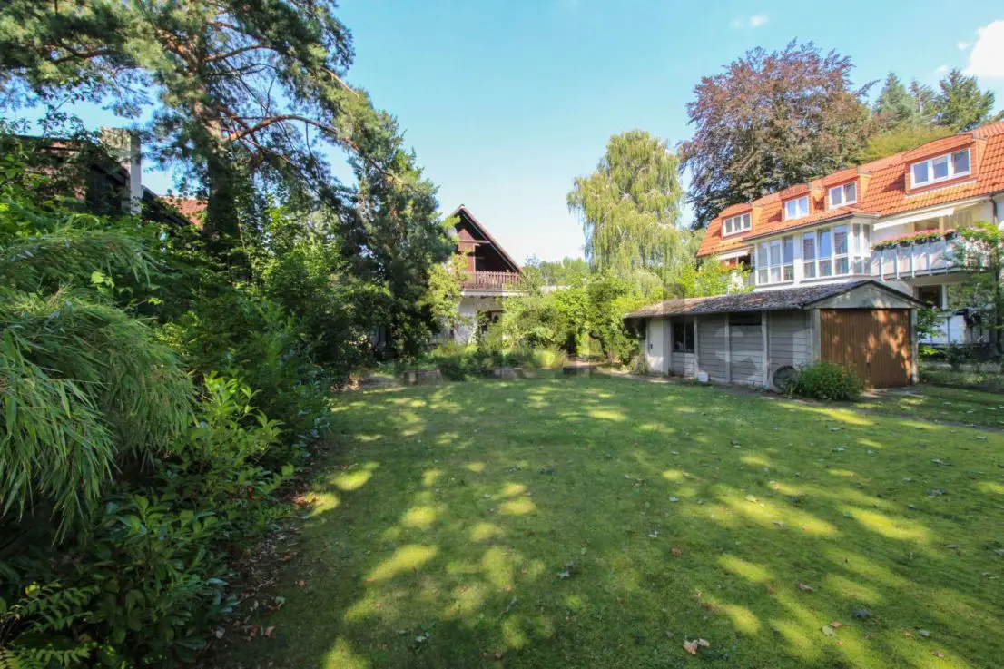 Grundstück -- Voll erschlossen: Weitläufiges Baugrundstück in ruhiger Wohnlage nahe dem Heiligensee