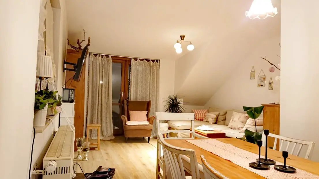 IMG_20191005_205510 -- 4-Zimmer-DG-Wohnung mit Balkon in Oelsnitz/Erzgebirge