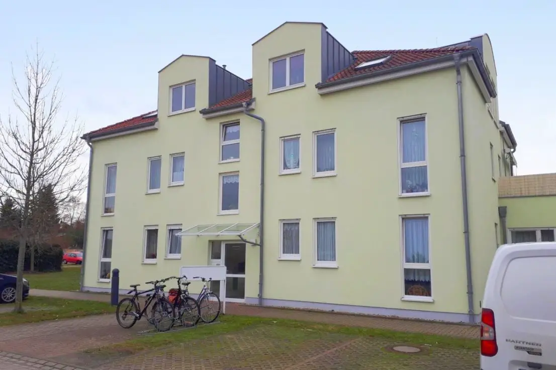Hauptansicht -- Solide Kapitalanlage! Vermietete 2-Zimmer Eigentumswohnung in Petershagen-Eggersdorf bei Berlin