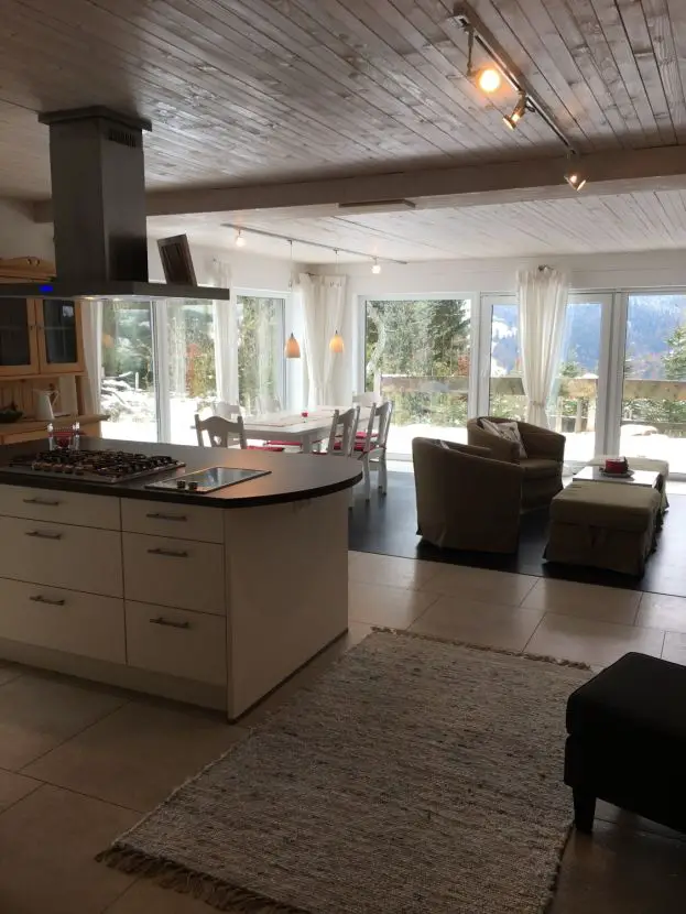 Wohnzimmer -- Traumwohnung mit sagenhaftem Ausblick auf den Alpsee