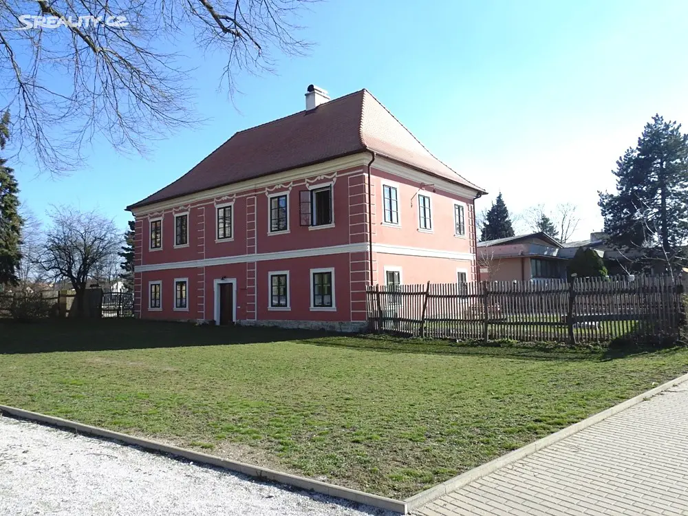 Prodej  rodinného domu 500 m², pozemek 1 752 m², Kratonohy - část obce Kratonohy, okres Hradec Králové