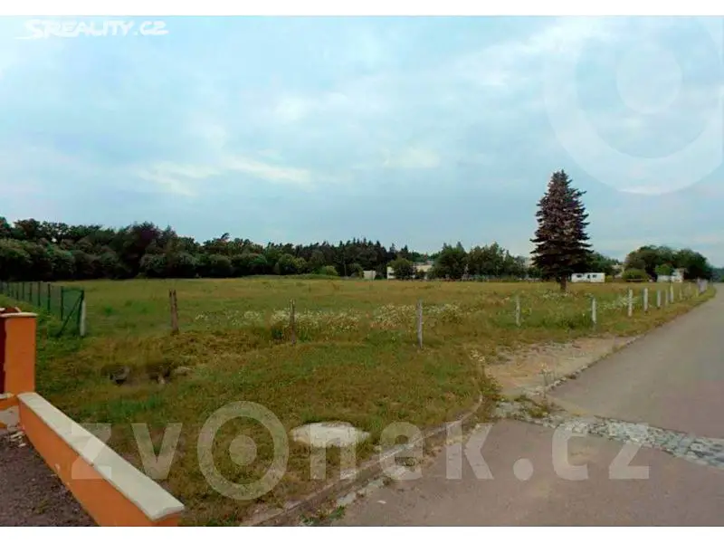 Prodej  komerčního pozemku 4 500 m², Slavičín - část obce Divnice, okres Zlín