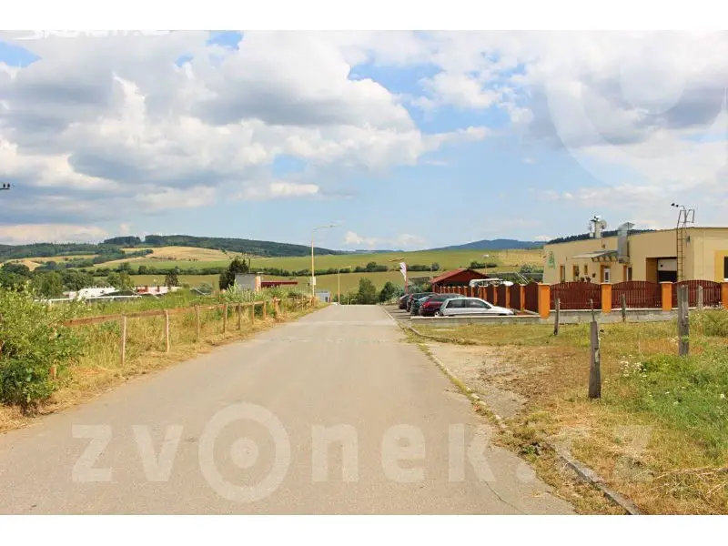 Prodej  komerčního pozemku 4 500 m², Slavičín - část obce Divnice, okres Zlín