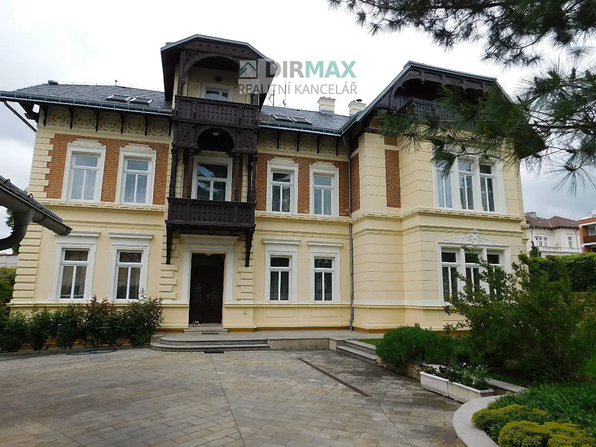 Prodej  vily 870 m², pozemek 1 702 m², Karla Čapka, Teplice