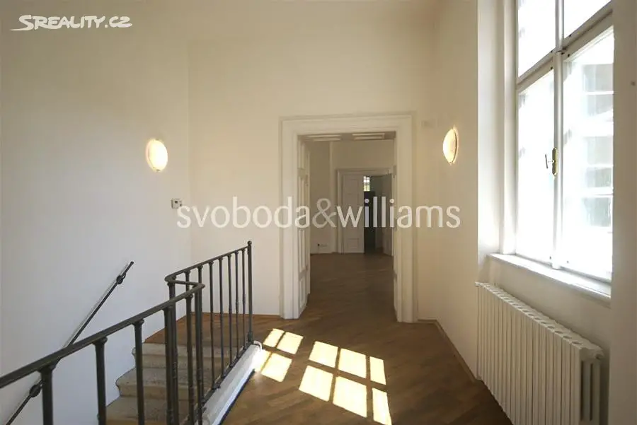 Pronájem bytu 4+1 180 m², Vlašská, Praha 1 - Malá Strana