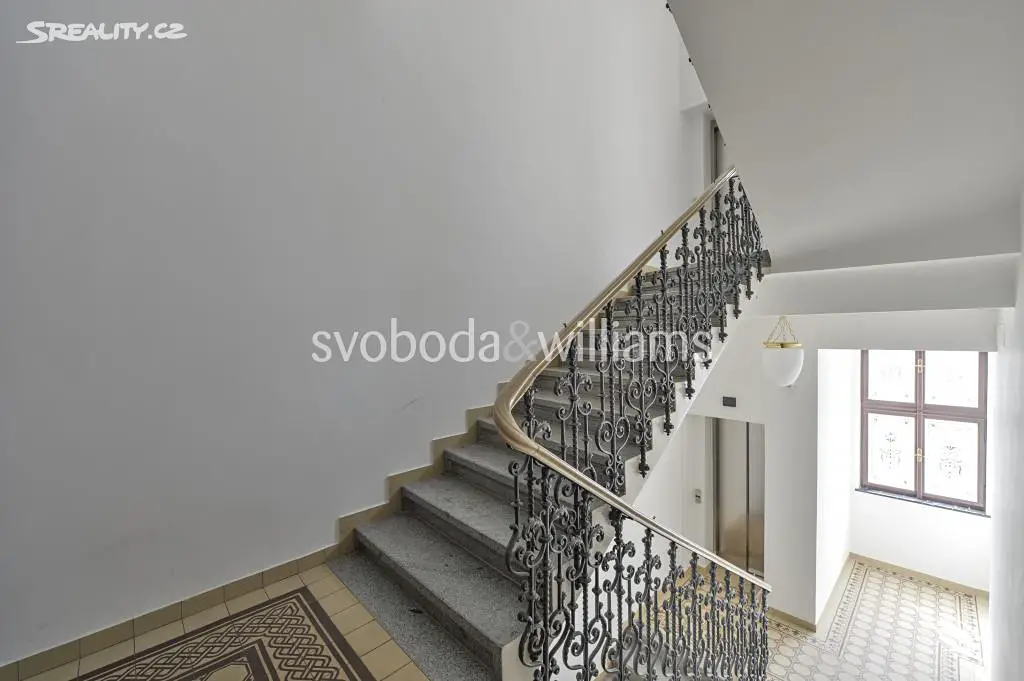 Prodej bytu 5+1 204 m², Trojanova, Praha 2 - Nové Město