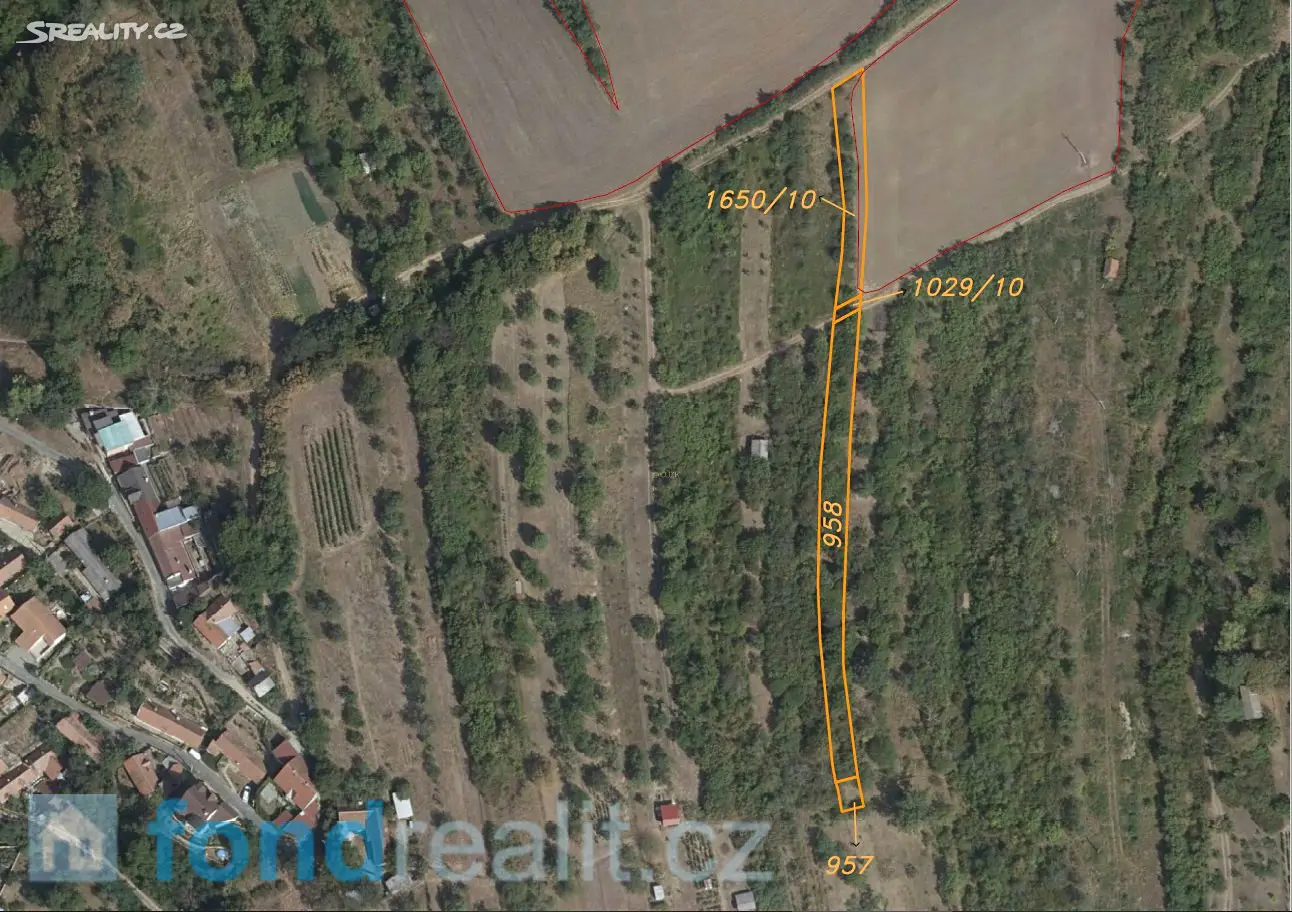 Prodej  pozemku 1 645 m², Kyjov, okres Hodonín
