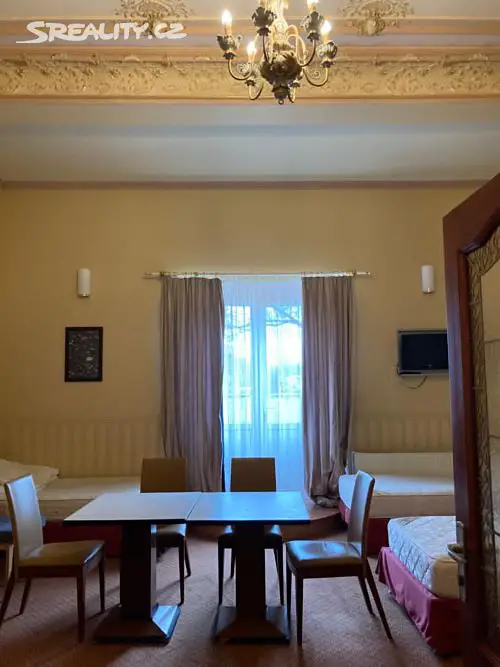 Prodej  vily 840 m², pozemek 1 726 m², Božičany, okres Karlovy Vary