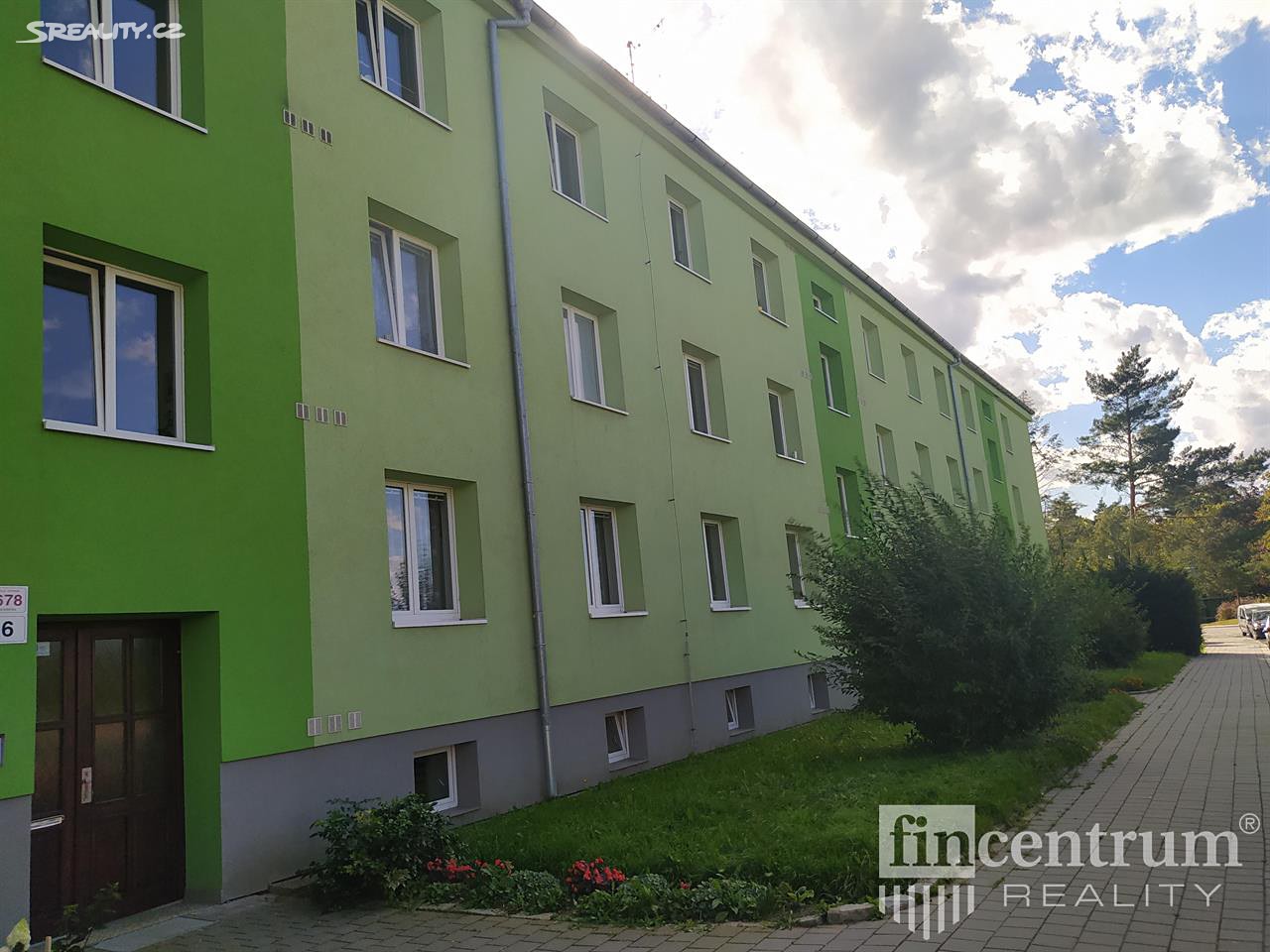 Pronájem bytu 2+1 50 m², Dělnické nám., Třebíč - Borovina