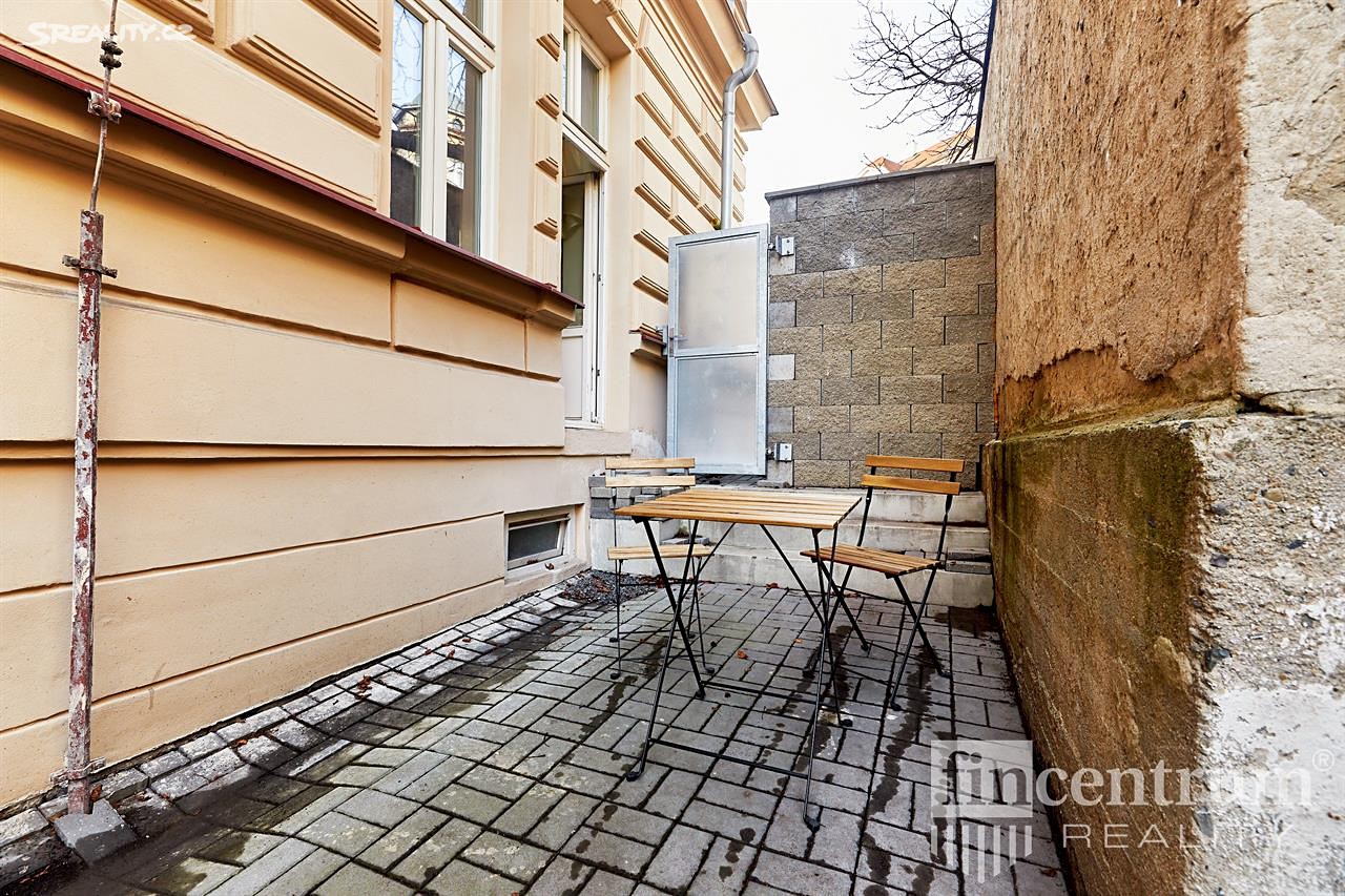 Prodej bytu 3+1 77 m², Holečkova, Praha 5 - Smíchov