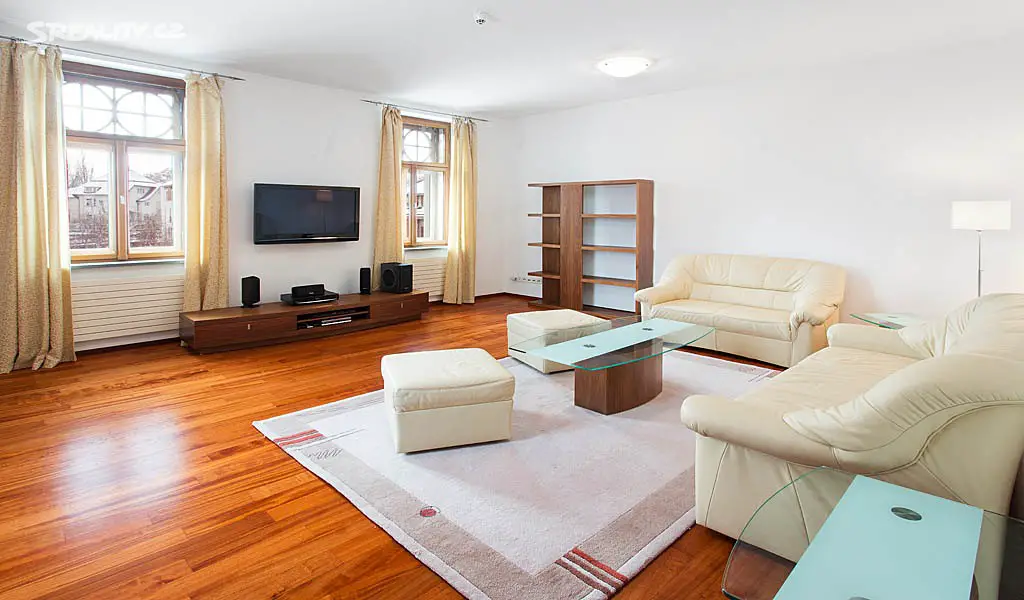 Pronájem bytu 4+1 210 m², Pod Kaštany, Praha 6