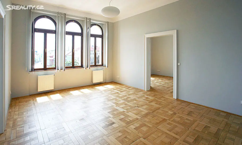 Pronájem bytu 4+1 150 m², náměstí Kinských, Praha 5