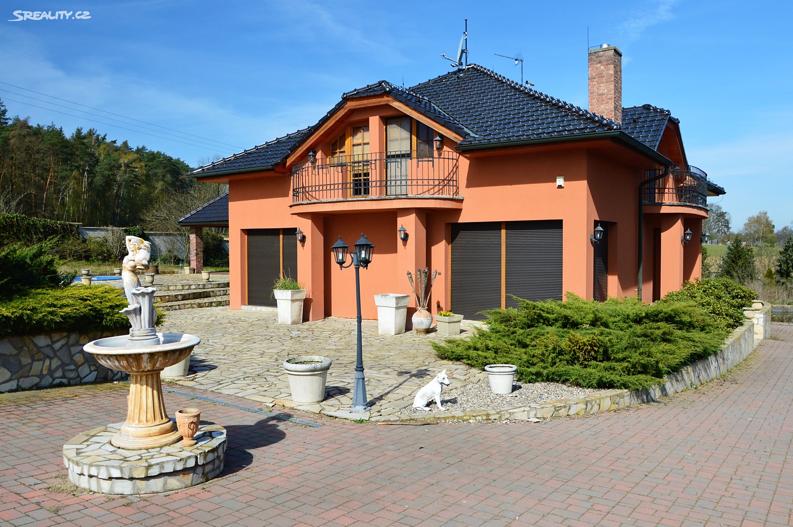 Prodej  vily 450 m², pozemek 4 209 m², Lhotka, okres Mělník
