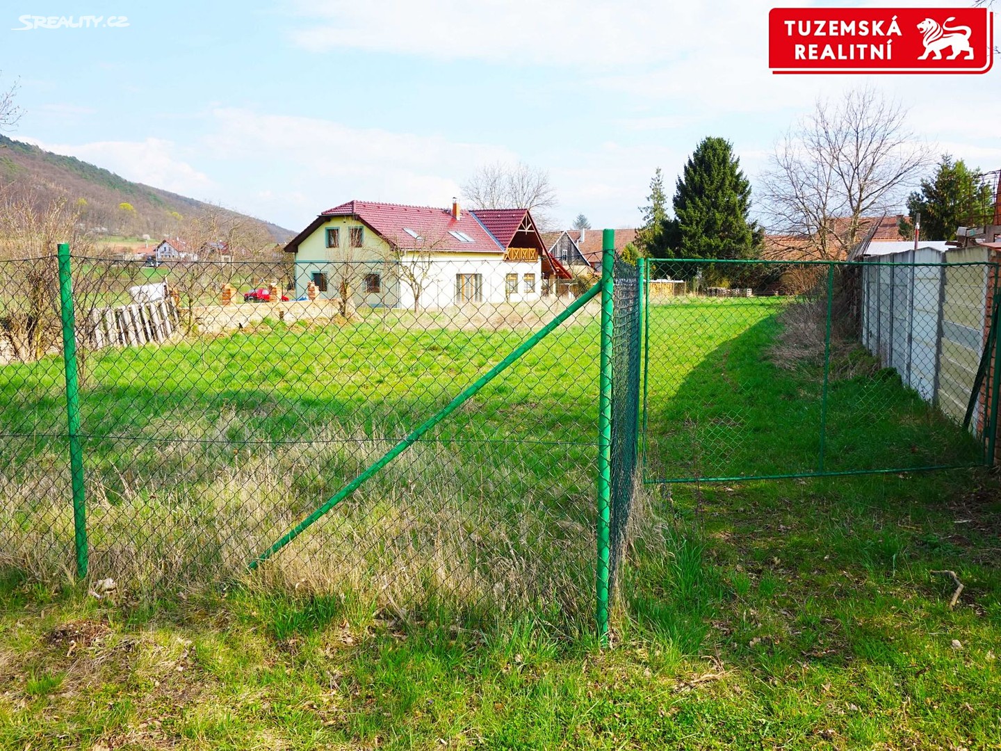 Prodej  stavebního pozemku 1 485 m², Stařechovice - Služín, okres Prostějov