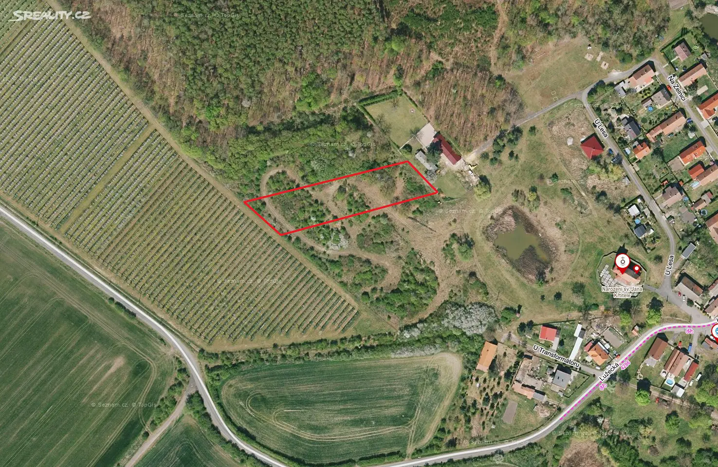 Prodej  komerčního pozemku 850 m², Běrunice - Vlkov nad Lesy, okres Nymburk